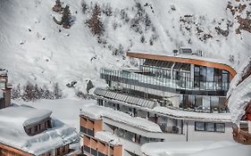 Josl Mountain Lounging Hotel